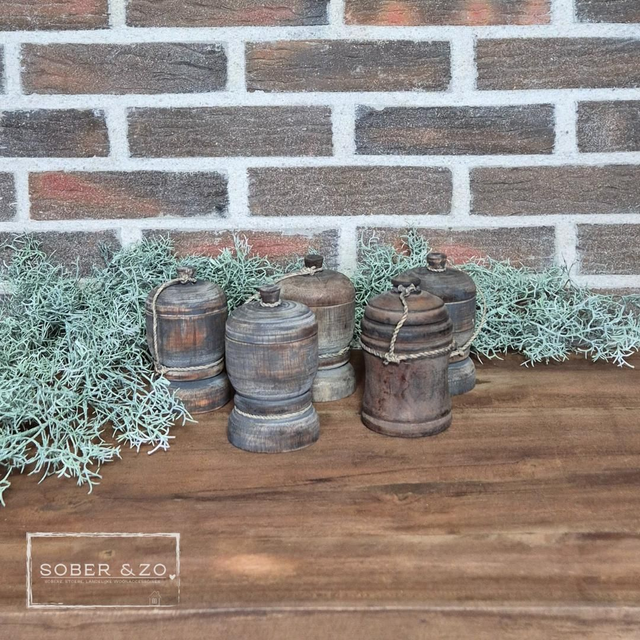 Houten potje met deksel en touw 1