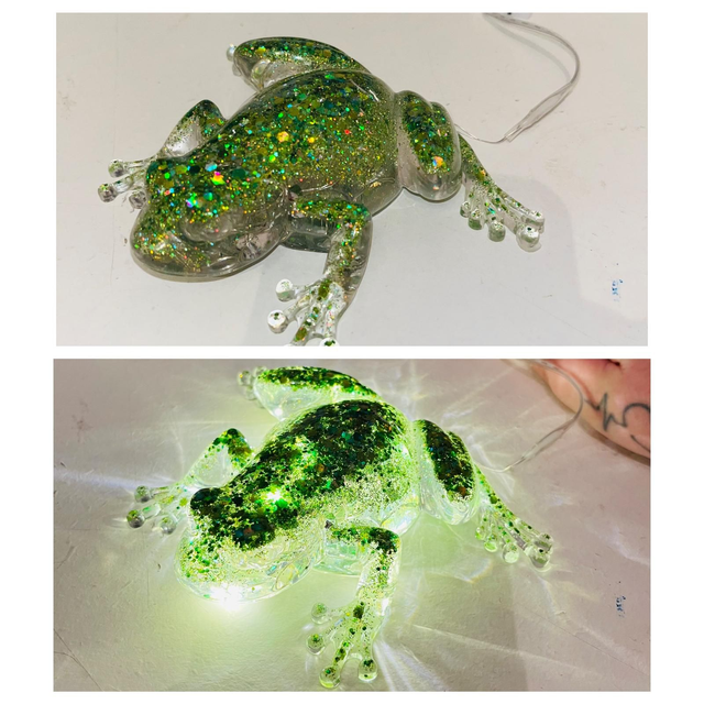 GRENOUILLE VERT PAILLETTE RÉSINE ET LUMIERE