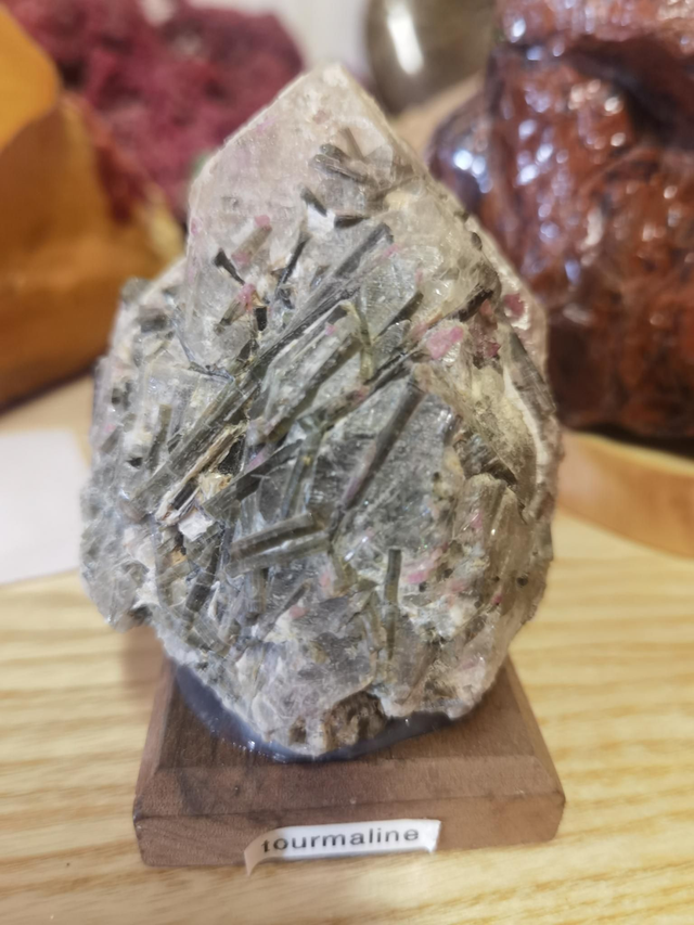Tourmaline rose et verte.