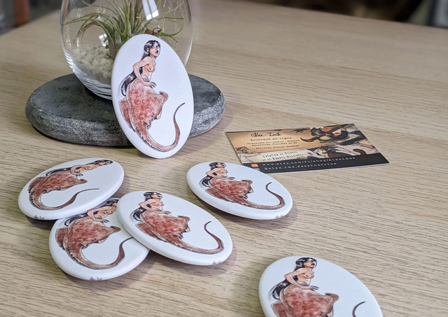 Sirène Raie, Broche Soft Touch ovale