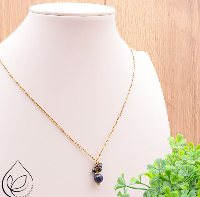 COLLIER ESSENTIANA ORNEL DORÉ HÉMATITE, LAPIS LAZULI