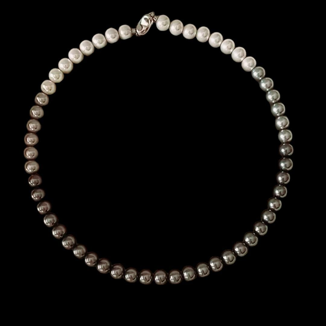 Collier en Perles de Nacre Graduées en Coquillage Naturel - Élégance et Raffinement