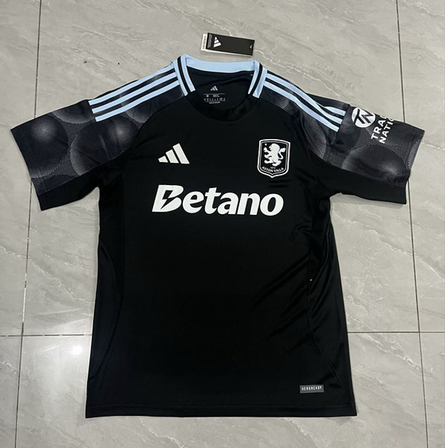 Segunda equipación Aston Villa 25, 26