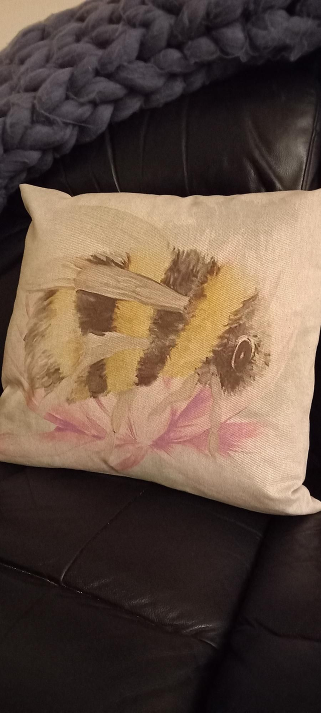 Bee Cushion Cover + Padded insert 18"