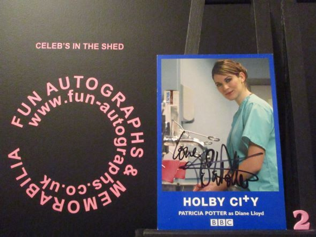Patricia Potter (Diane Lloyd) Authentic Autographed Holby City 6x4 Cast Card (2)