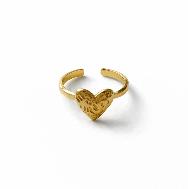 Cheeta heart ring  