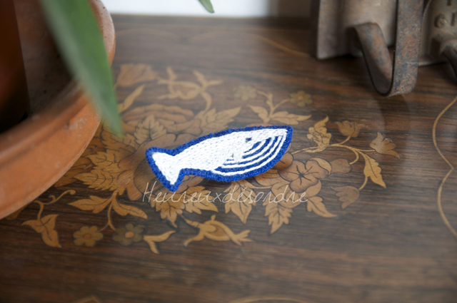 Broche baleine