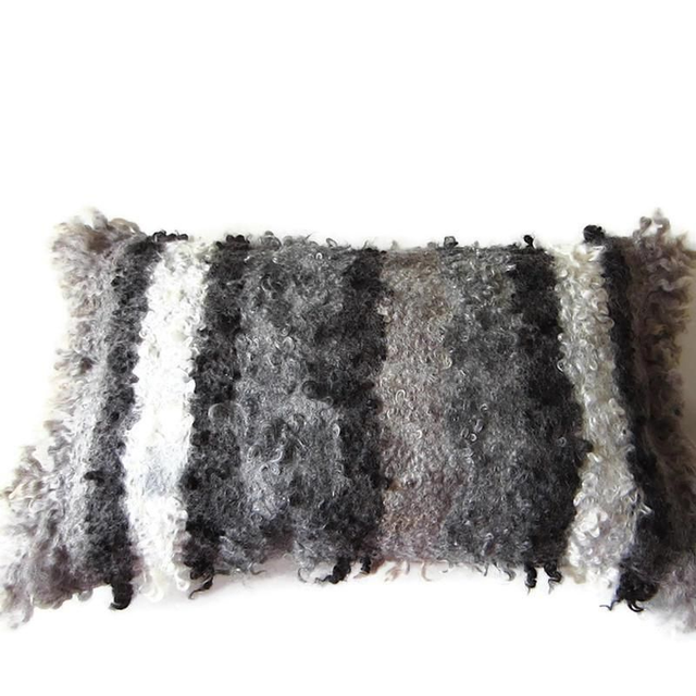 Federa decorativa grigio infeltrito fatto a mano OOAK