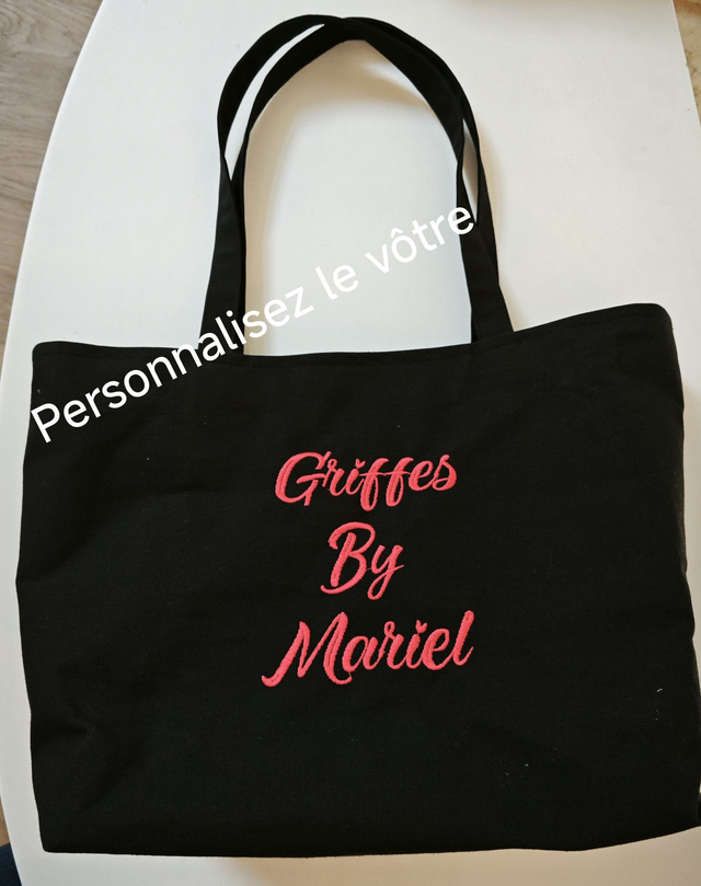 Sac en coton noir et broderie personnalisée rouge