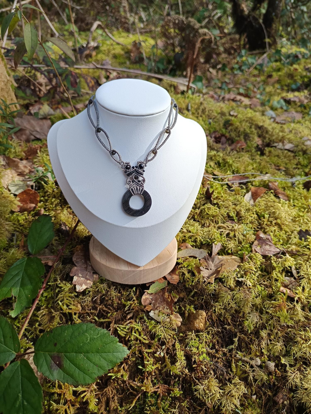 Collier obsidienne et bois ziricote 