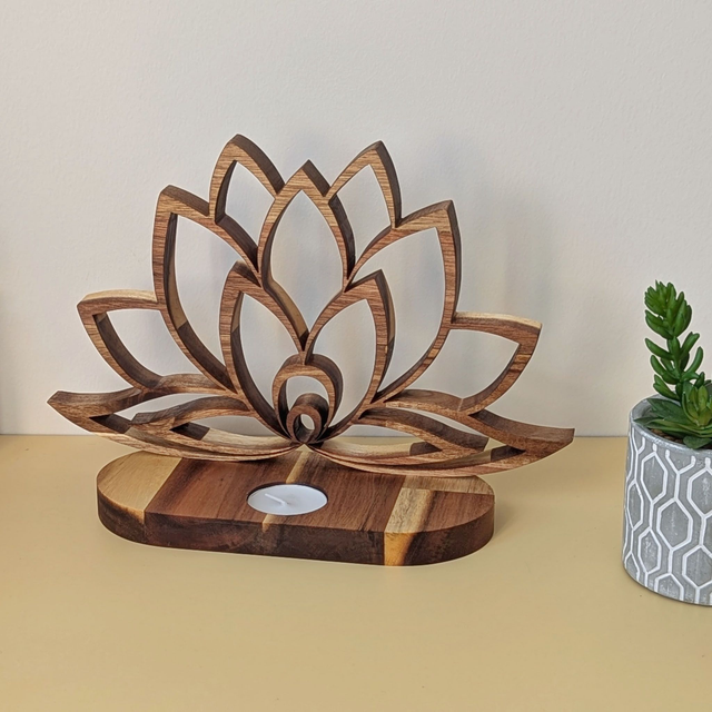 Fleur de lotus en acacia