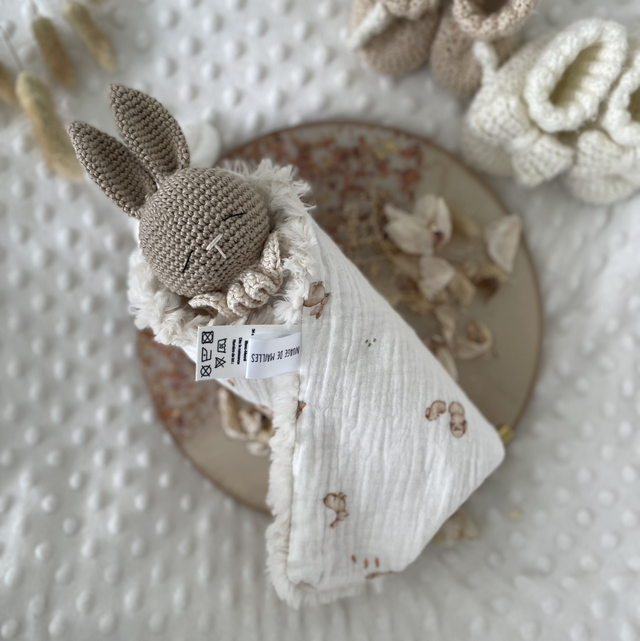 Eliott, doudou lapin tête beige foncée personnalisé