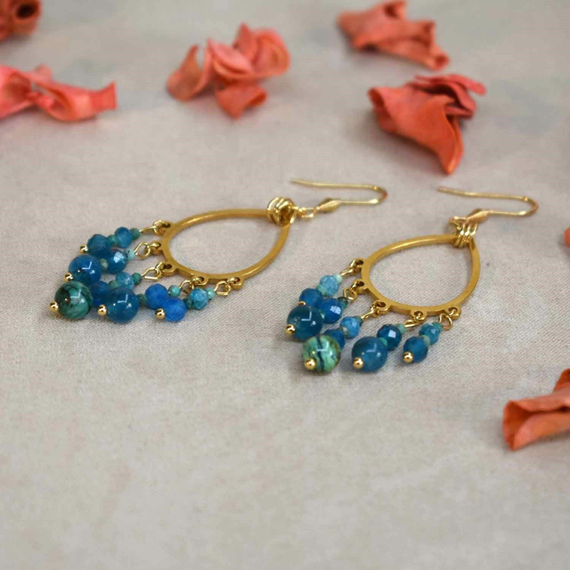 Boucles d'oreilles longues en forme de goutte et multi chutes en apatite bleue et chrysocolle