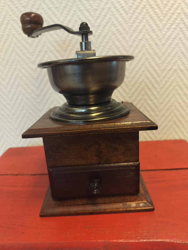 Vanha kahvimylly #264