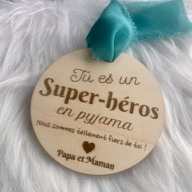 Boule de Noël enfant malade - suspension message personnalisé