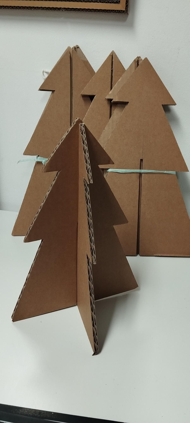 Sapin à décorer - carton recyclé brut