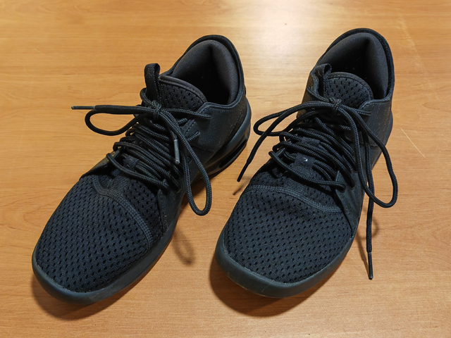 Basket noir Jordan en 38