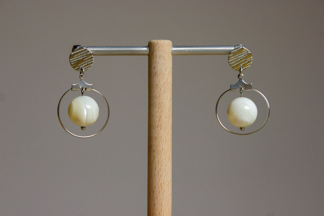 &quot;Elégance nacrée&quot; / Boucles d’oreilles nacre et acier inoxydable