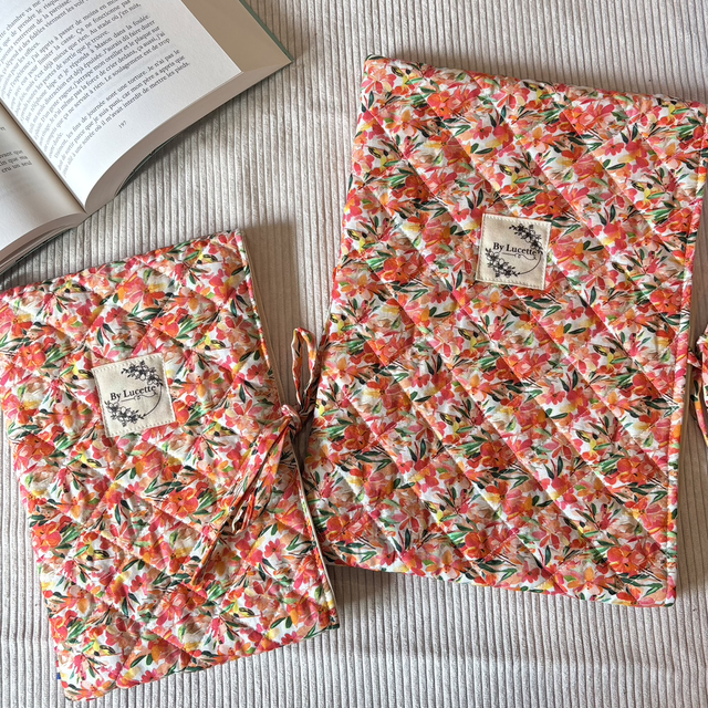 Pochette à livre matelassée fleurs orange