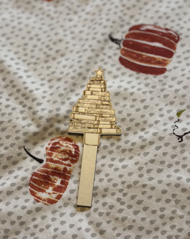 Book Christmas Tree Wooden Bookmark | Perfect for cosying up with a Christmas Romance