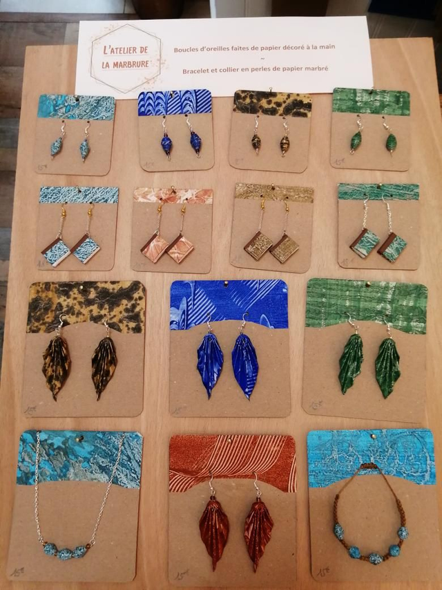Bijoux en papier marbré