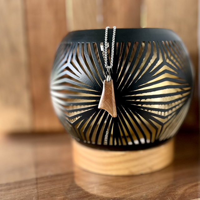 Collier &#039;L&#039;Oblique&#039;