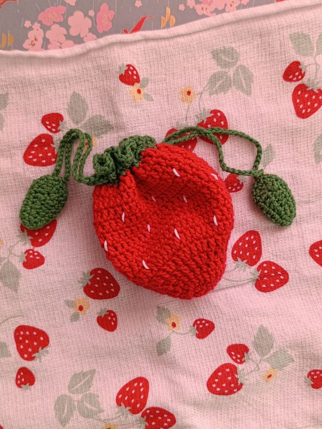 Süße gehäkelte Erdbeer Tasche 