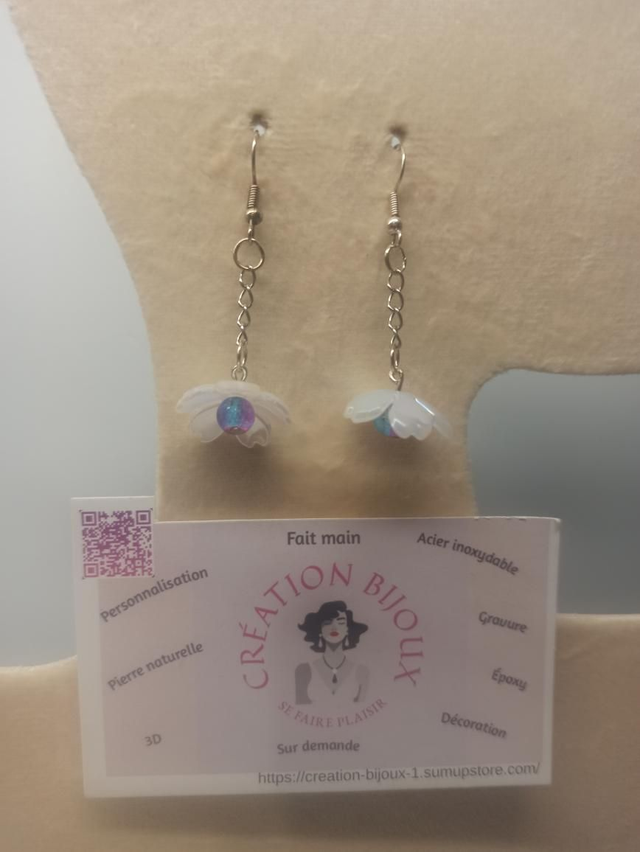 Boucle d'oreille  fleur et perle 