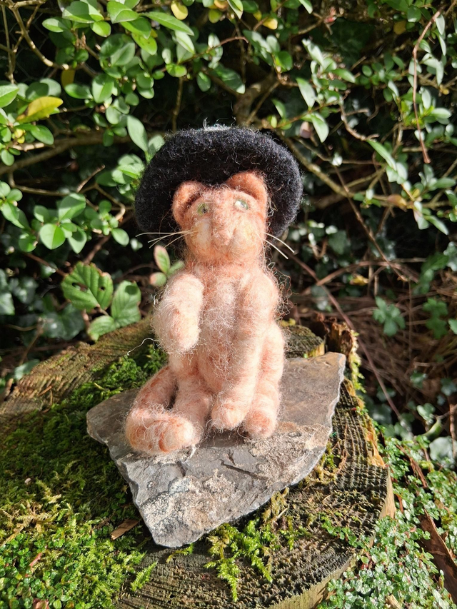 Needle Felt Ginger Cat in a Witches Hat