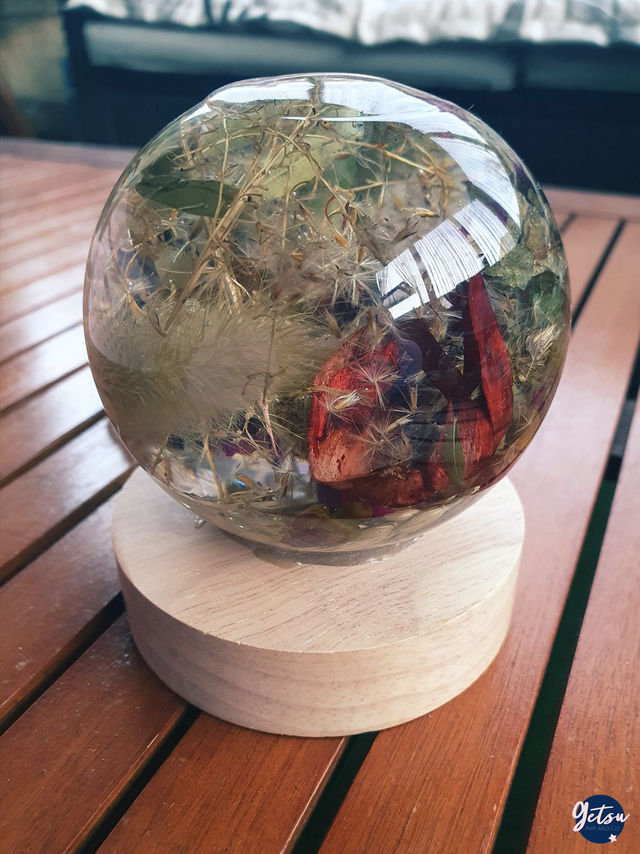 Grande veilleuse avec pétale de rose et pampa