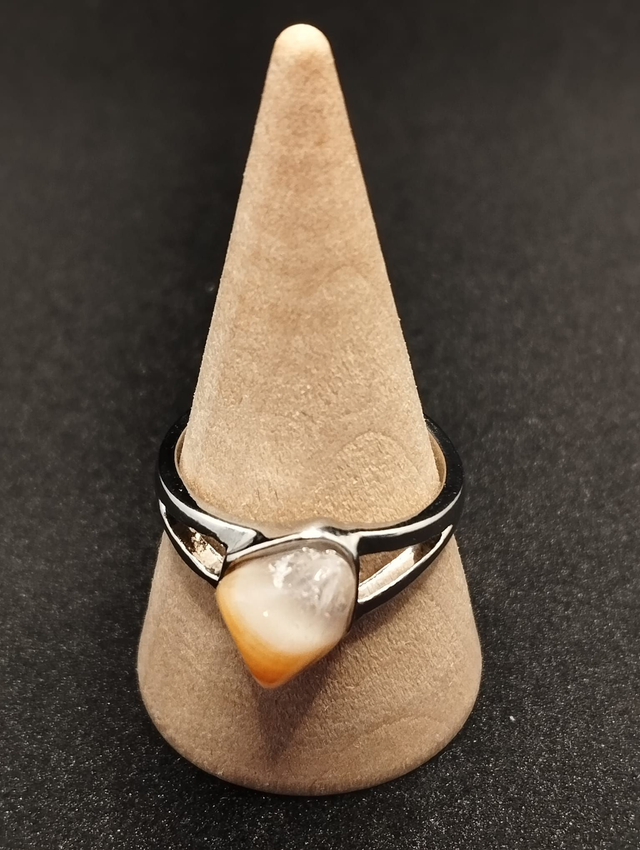 Bague en métal argenté avec pierre de citrine
