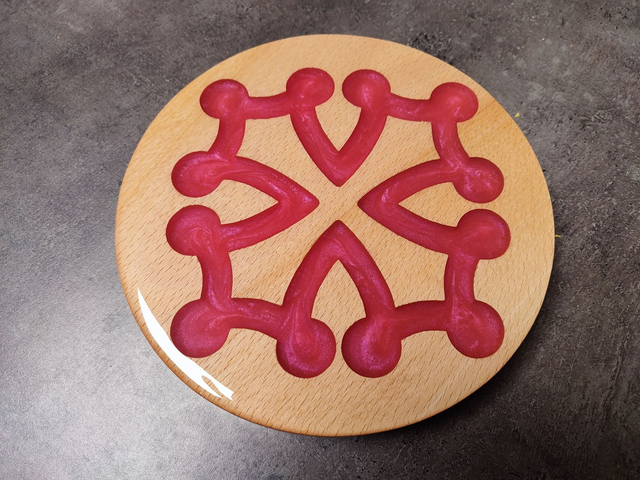 Centre de table croix occitane bois &amp; résine