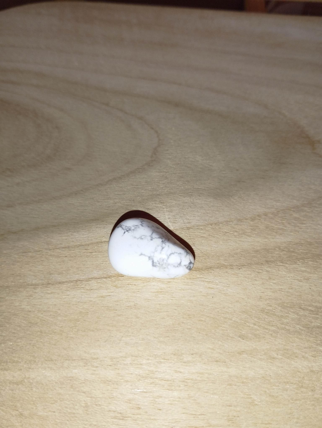 Howlite pierre roulée 