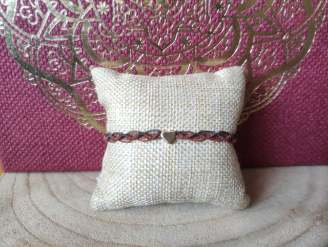 Bracelet orange et marron avec coeur et perles