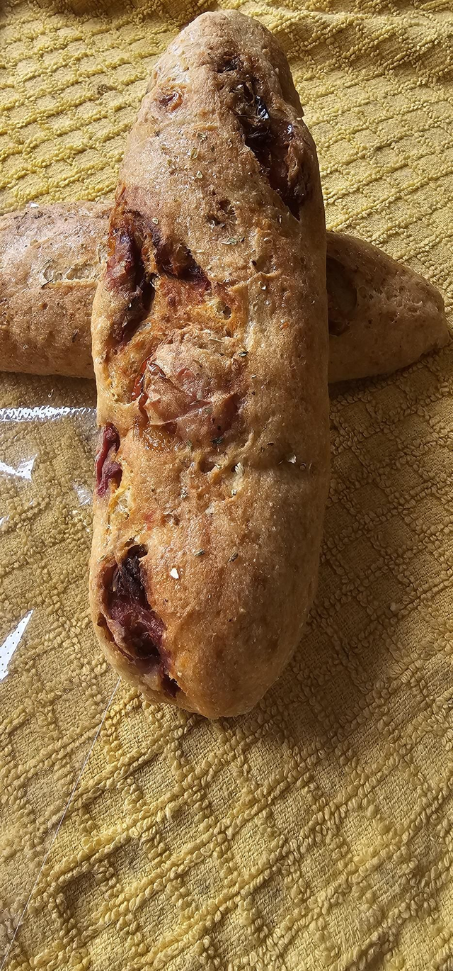   4x GF Sundried Tomatoes  Baguettes 