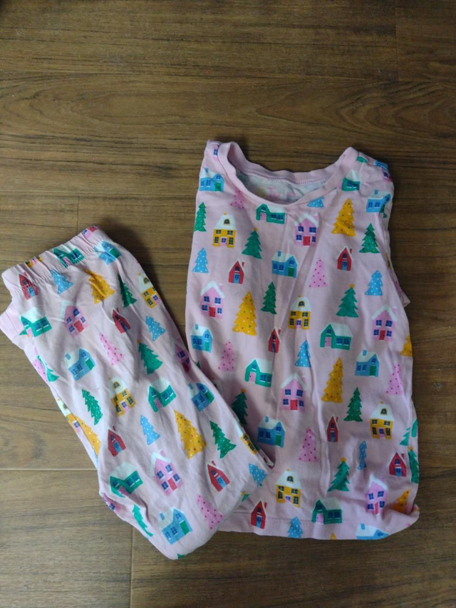 Christmas pyjamas 6-7 years