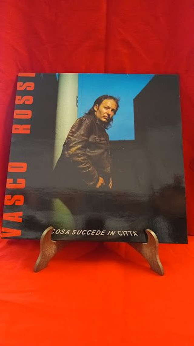 Vasco Rossi – Cosa Succede In Città