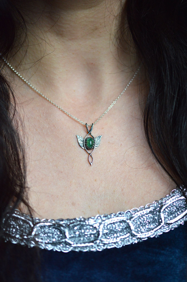 Pendentif Elfique - "Lueur" Emeraude