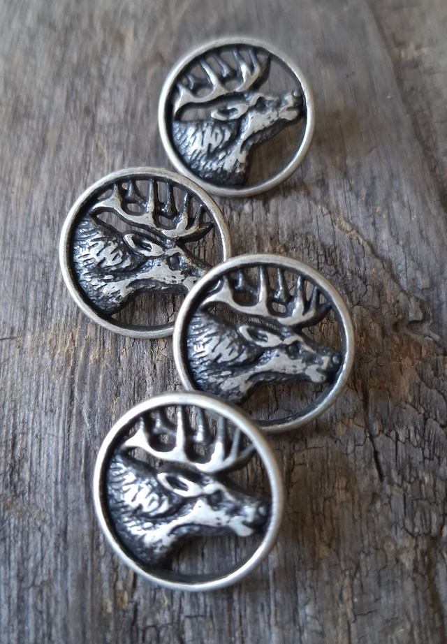 Metallinappi, hirvenpää – Ø 20 mm