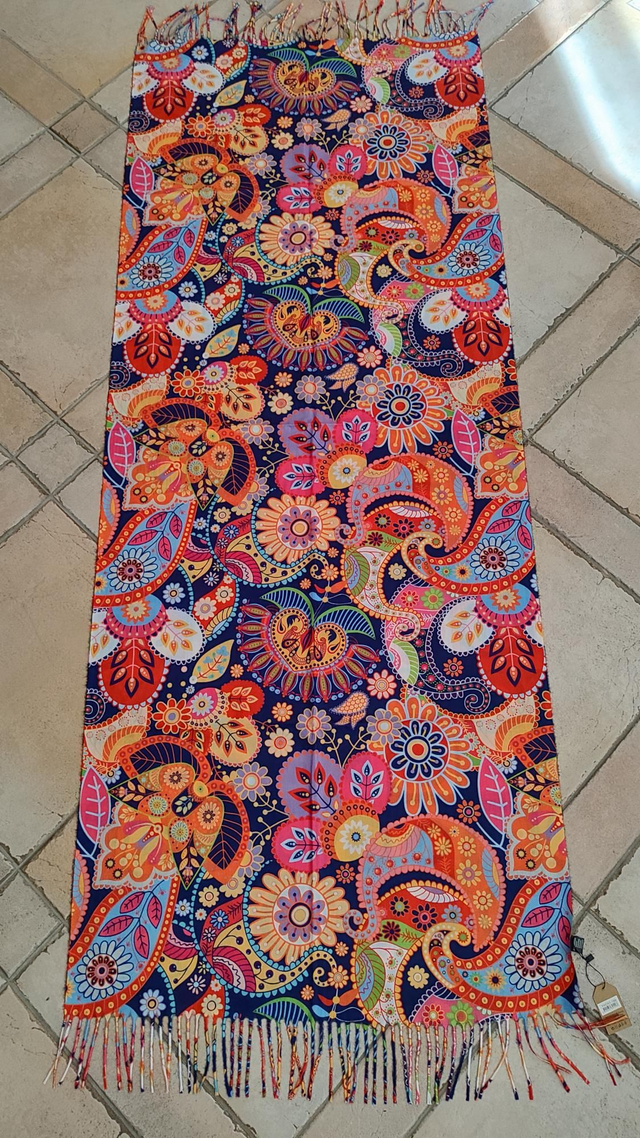 Stola Studio sul colore: quadrati con cerchi concentrici Kandinsky