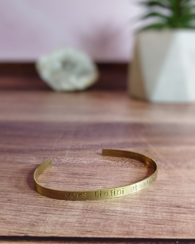 Bracelet mantra &quot;Vers l&#039;infini et au-dela&quot;
