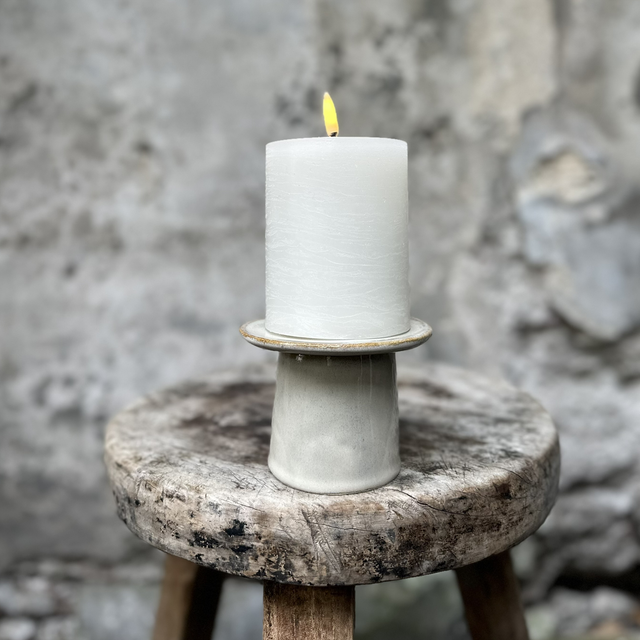 Kandelaar grijs met bruin accenten 