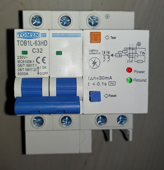 Disjoncteur Différentiel avec parafoudre intégré
