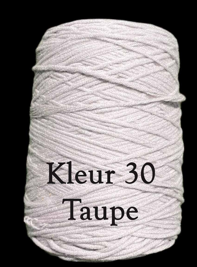 Tufting Yarns 400 gram 8 draads dik