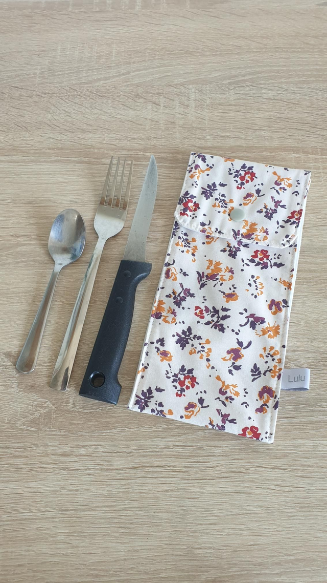 Etui à couverts ou brosse à dents imperméable tacheté