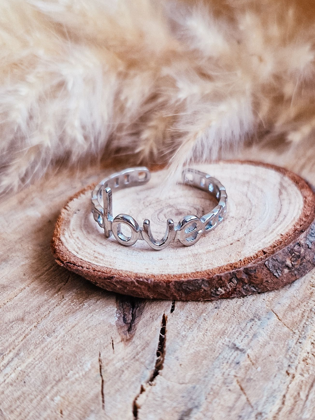 Bague "Love" fine - Modèle argenté