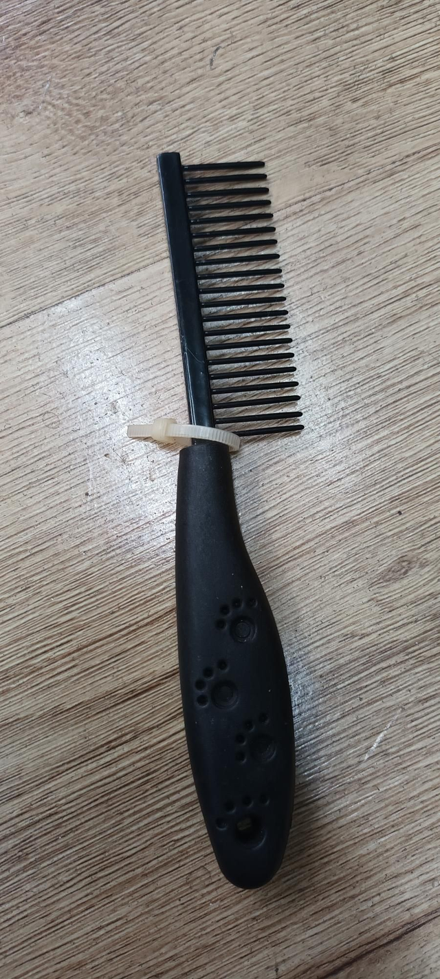 Wide tooth metal comb 