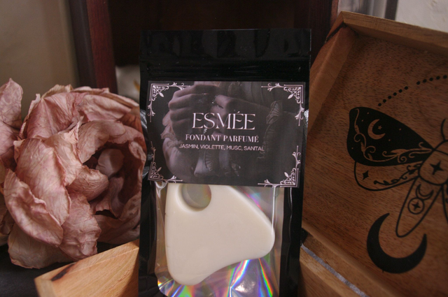 Fondant parfumé Esmée — Jasmin, Violette, Musc &amp; Santal