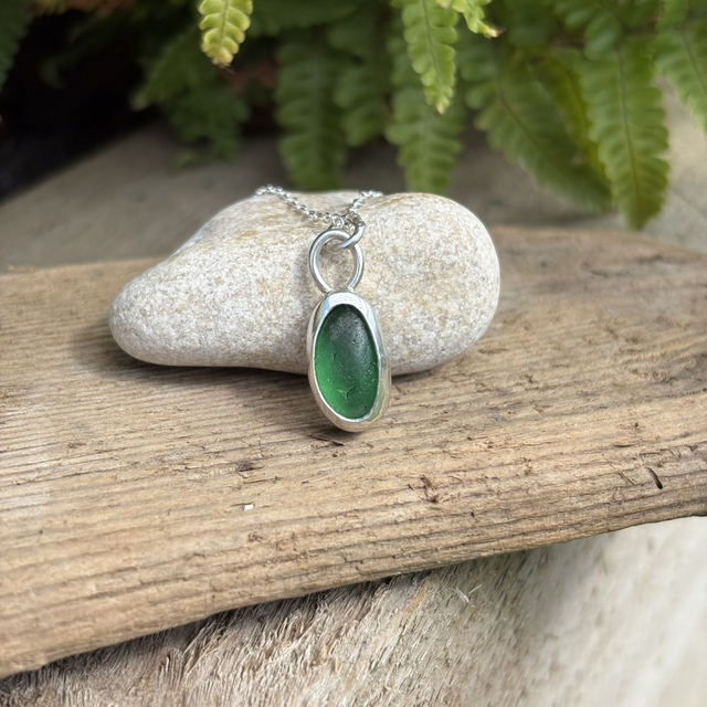 Bright Green Seaglass & Recycled Silver Necklace 