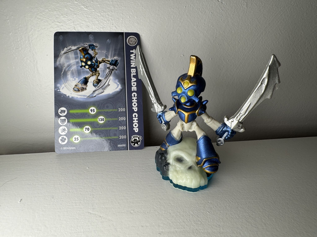 Twin Blade Chop Chop - Undead - Skylanders - Swap Force